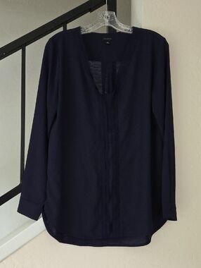 Ann Taylor Navy V-Neck Pintuck Long Sleeve Blouse